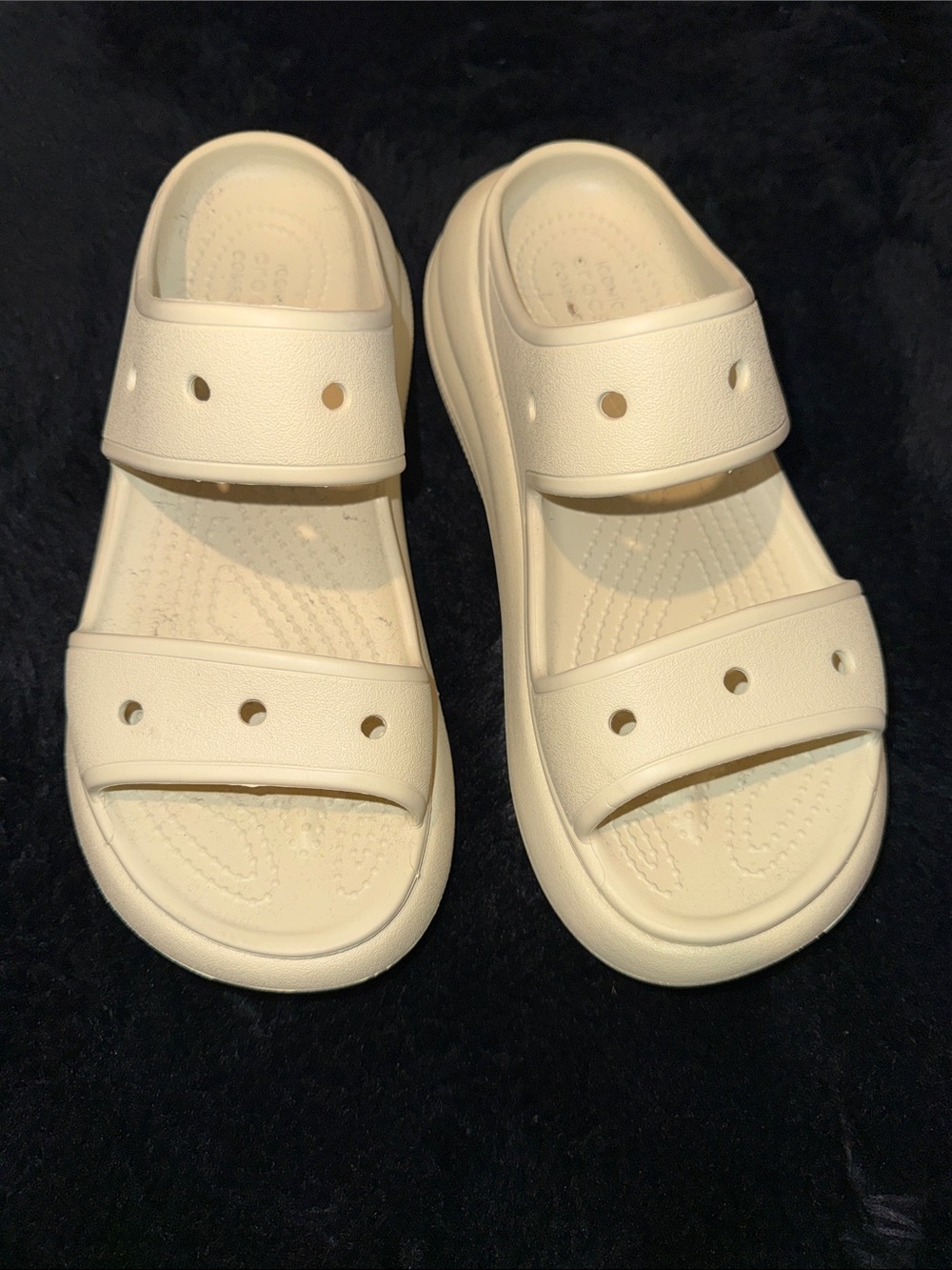Crocs Classic Crush Sandals – Bone (W7/M5) - Picture 4 of 12